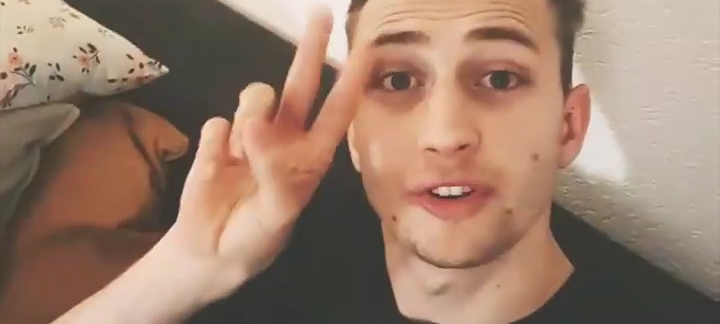 Radio Essen-Volontär Joshua Windelschmidt im Home Office.