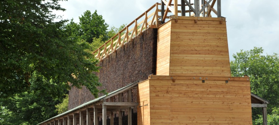 Das Gradierwerk im Grugapark in Essen wurde wieder in Betrieb genommen.