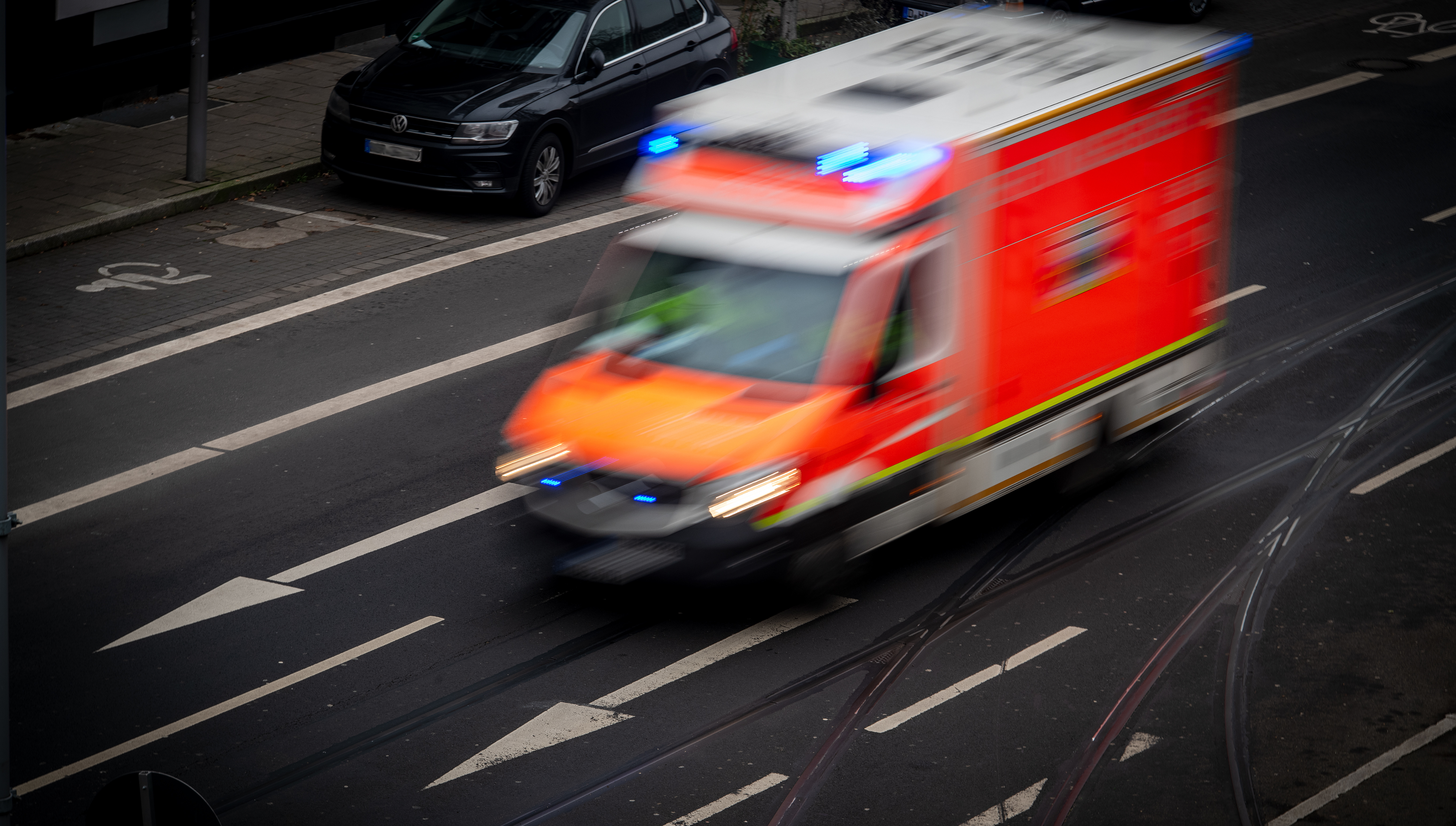 rettungswagen-feuerwehr-einsatz-blaulicht-radio-essen